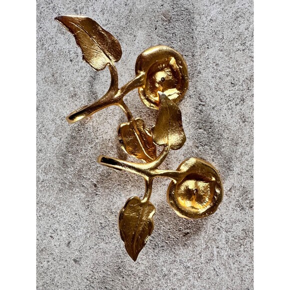 Pair of small vintage Italian brass rose coat hooks- shabby chick floral - 3.5’’ - Picture 3 of 3